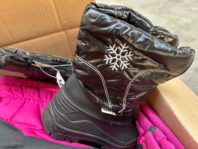 Circa 20 paar kinder sneeuwlaarsjes - afbeelding 1 van  3