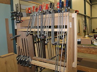 Circa 50 lijmklemmen in diverse maten en uitvoeringen, waaronder met lengte 30 cm op verrijdbare kar. - afbeelding 4 van  4