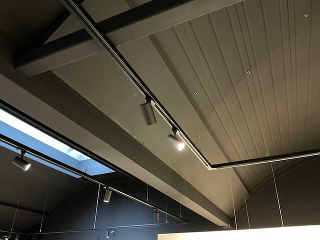 Circa 55 meter rails met 38 led spots - afbeelding 4 van  6