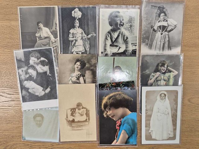 Circa 77x oude ansichtkaarten en foto’s van mensen en portretten - afbeelding 10 van  21