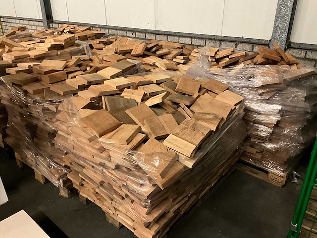 Circa 9m3 hardhout + stookton - afbeelding 1 van  5