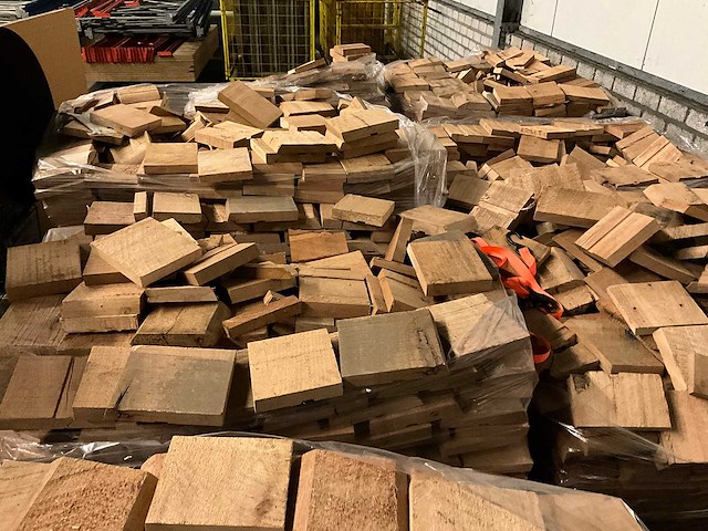 Circa 9m3 hardhout + stookton - afbeelding 3 van  5