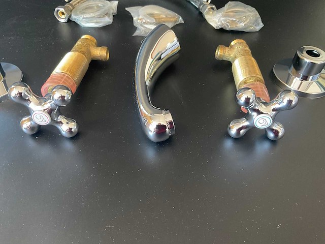 Cirene 3 gaten wastafelkraan - afbeelding 2 van  3