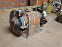 Cirkelzaag met werkbankslijper makita en creusen - afbeelding 8 van  10