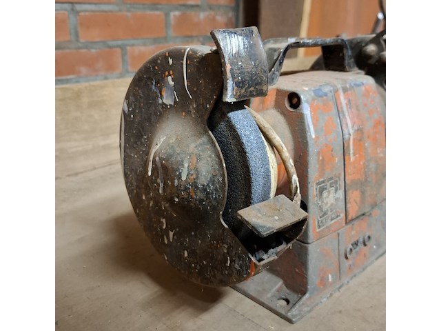 Cirkelzaag met werkbankslijper makita en creusen - afbeelding 9 van  10