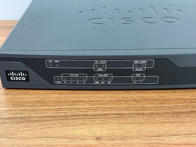 Cisco - 887 - router - afbeelding 3 van  6