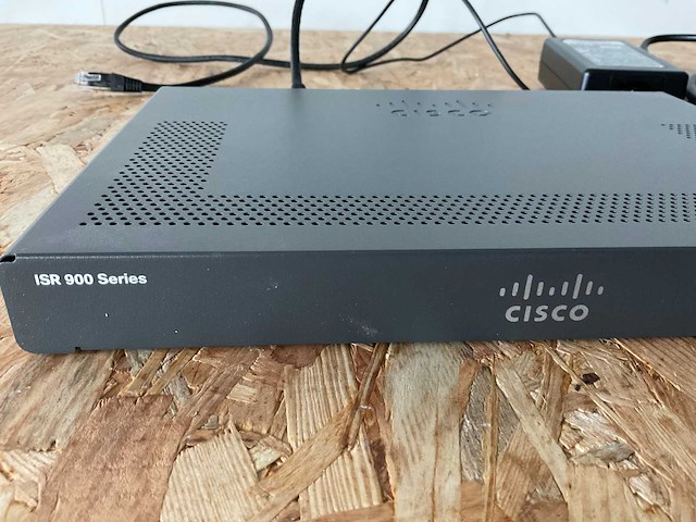 Cisco - isr 900 - router - router - afbeelding 2 van  3