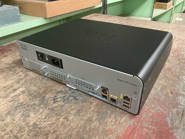 Cisco 1941 router - afbeelding 3 van  4