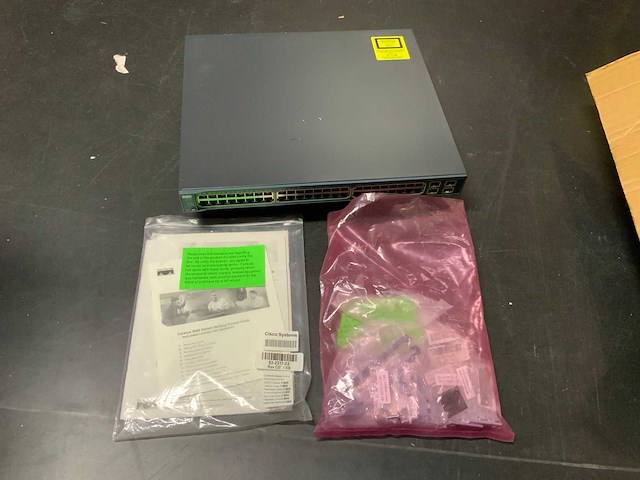 Cisco 3560 katalysator - afbeelding 1 van  2