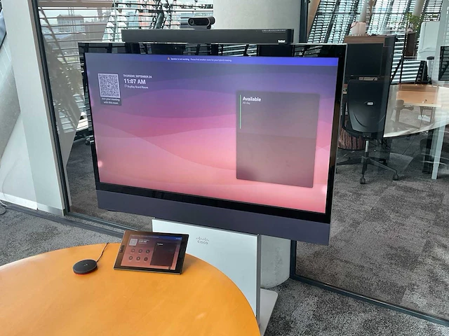 Cisco 55” presentatiescherm op statief - afbeelding 9 van  11
