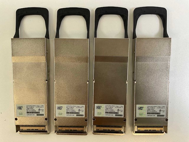 Cisco (800-101968-02) cvr-cfp2-cpak4 class 1, cfp2 to cpak adpaters for 4x25 interface modules (new) (4x) - afbeelding 1 van  6