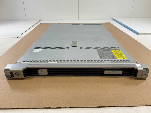 Cisco air-ct5520-k9, xeon(r) e5-2609, 4x 8 gb ram, 1x 240 gb ssd(mz7lm240hmq-0003) rack mount chassis - afbeelding 1 van  9