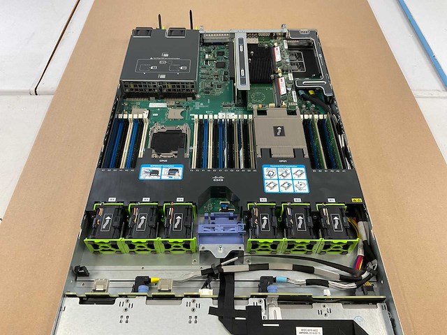 Cisco air-ct5520-k9, xeon(r) e5-2609, 4x 8 gb ram, 1x 240 gb ssd(mz7lm240hmq-0003) rack mount chassis - afbeelding 5 van  9