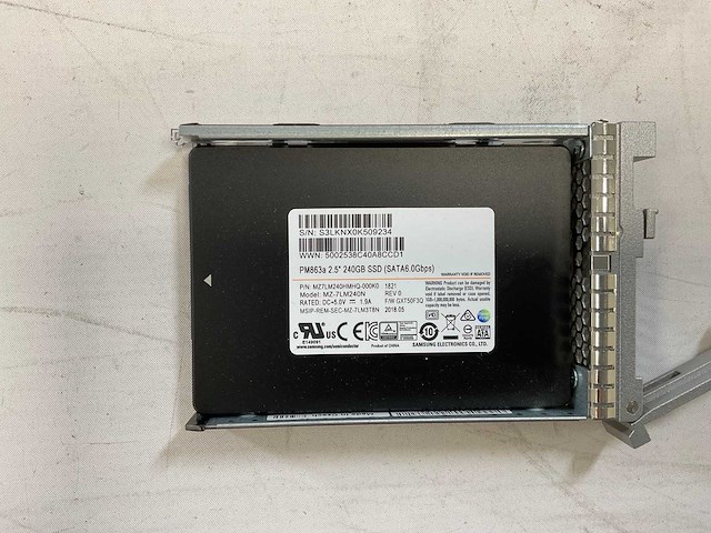 Cisco air-ct5520-k9, xeon(r) e5-2609, 4x 8 gb ram, 1x 240 gb ssd(mz7lm240hmq-0003) rack mount chassis - afbeelding 9 van  9