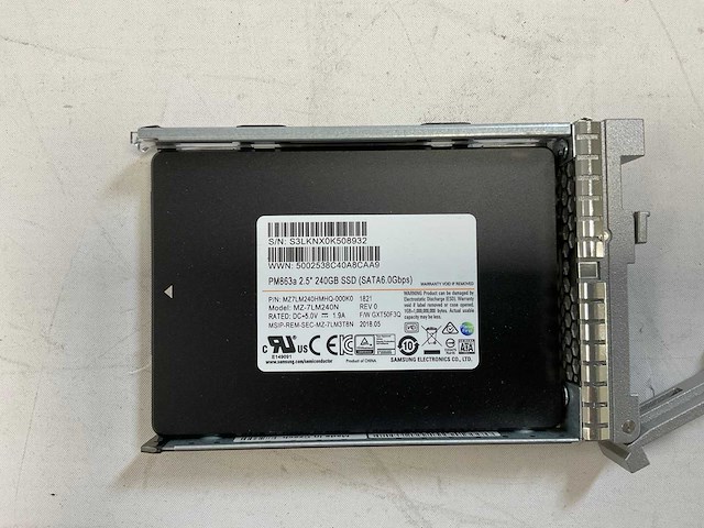 Cisco air-ct5520-k9, xeon(r) e5-2609 v3, 4x 8 gb ram, 1x 240 gb ssd(mz7lm240hmq-0003) rack mount chassis - afbeelding 8 van  9