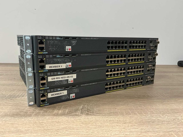 Cisco c2960-stack 19" switch (4x) - afbeelding 1 van  6