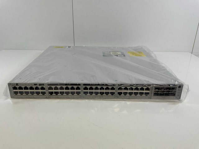 Cisco (c9300-48u-a) catalyst 9300 48 port managed l2/l3 switch (new) - afbeelding 10 van  13