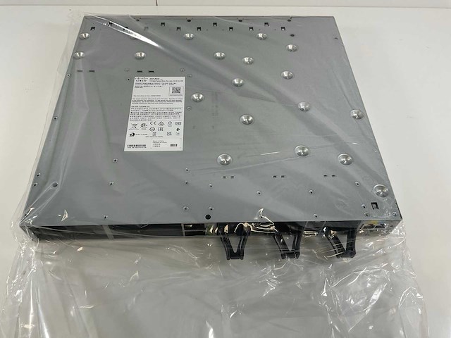 Cisco (c9300-48u-a) catalyst 9300 48 port managed l2/l3 switch (new) - afbeelding 2 van  13