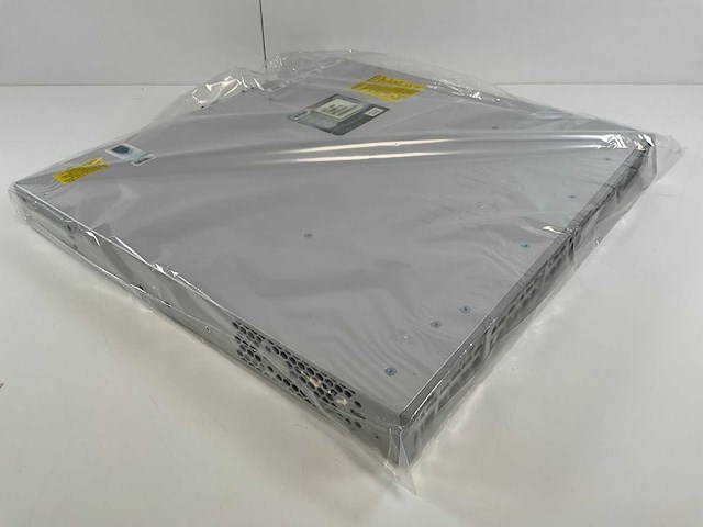 Cisco (c9300-48u-a) catalyst 9300 48 port managed l2/l3 switch (new) - afbeelding 10 van  13