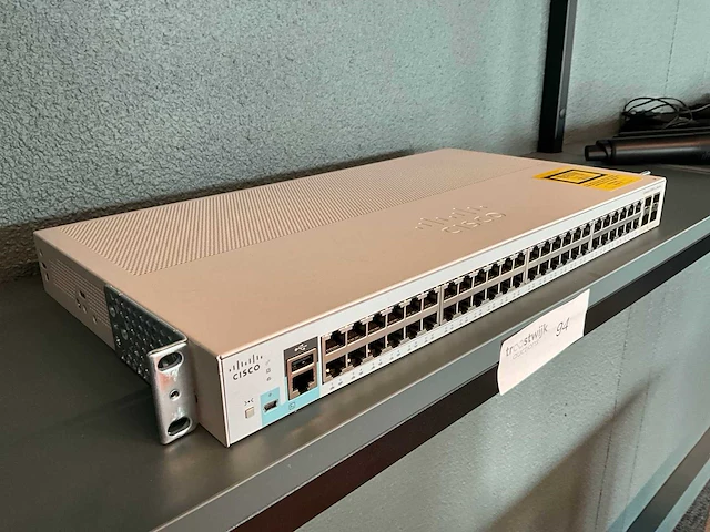 Cisco catalyst 2960-l 48-poorts netwerkswitch - afbeelding 2 van  5