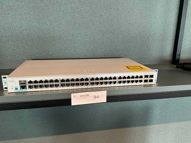 Cisco catalyst 2960-l 48-poorts netwerkswitch - afbeelding 1 van  5
