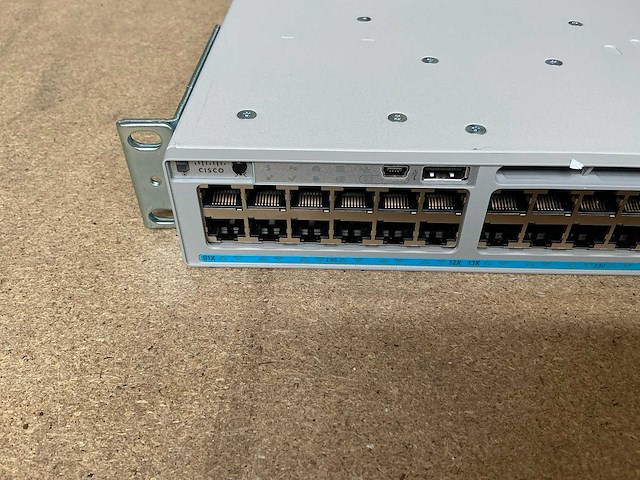 Cisco catalyst 9300 12x 36m upoe 19" switch - afbeelding 4 van  7
