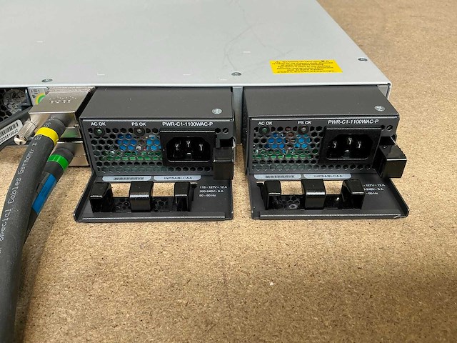 Cisco catalyst 9300 12x 36m upoe 19" switch - afbeelding 7 van  7