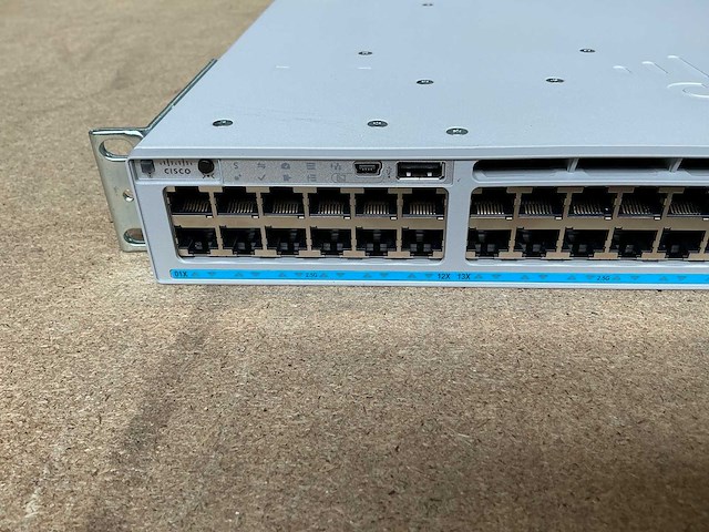 Cisco catalyst 9300 12x 36m upoe 19" switch - afbeelding 4 van  7