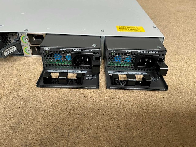 Cisco catalyst 9300 12x 36m upoe 19" switch - afbeelding 7 van  7
