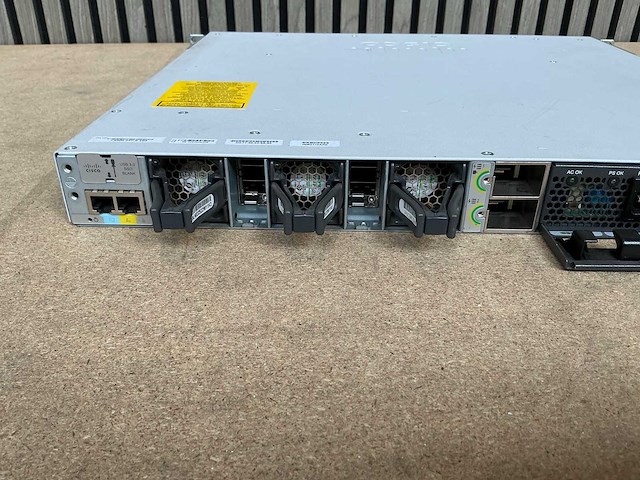 Cisco catalyst 9300 24+ poe 19" switch - afbeelding 5 van  7