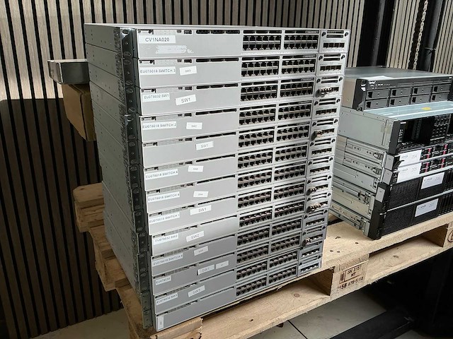 Cisco catalyst 9300 24+ poe 19" switch - afbeelding 7 van  7