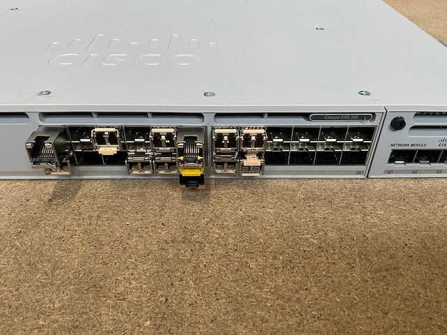 Cisco catalyst 9300 24s 19" switch - afbeelding 2 van  5