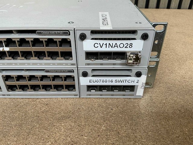 Cisco catalyst 9300 48+ poe 19" switch (2x) - afbeelding 1 van  2