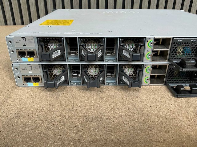 Cisco catalyst 9300 48+ poe 19" switch (2x) - afbeelding 2 van  2