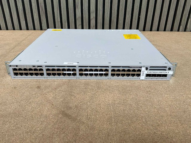 Cisco catalyst 9300 48+ poe 19" switch - afbeelding 1 van  5