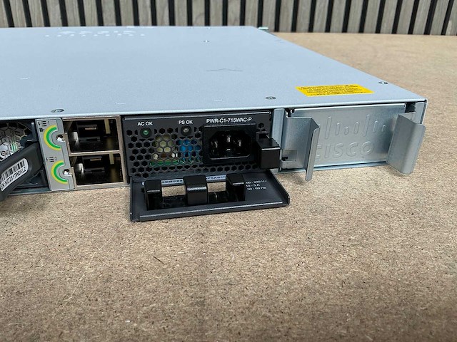 Cisco catalyst 9300 48+ poe 19" switch - afbeelding 5 van  5