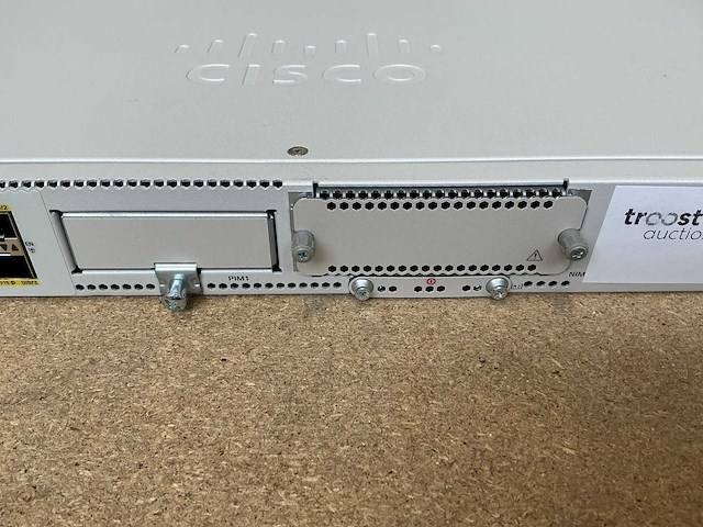 Cisco catalyst edge c8200-1n-4t router - afbeelding 1 van  2