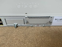 Cisco catalyst edge c8200-1n-4t router - afbeelding 1 van  2