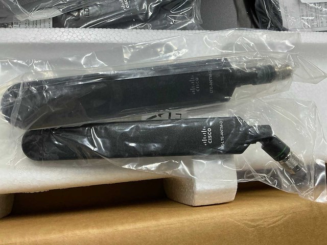 Cisco isr4331-axv-k9 switch (2x) - afbeelding 3 van  5