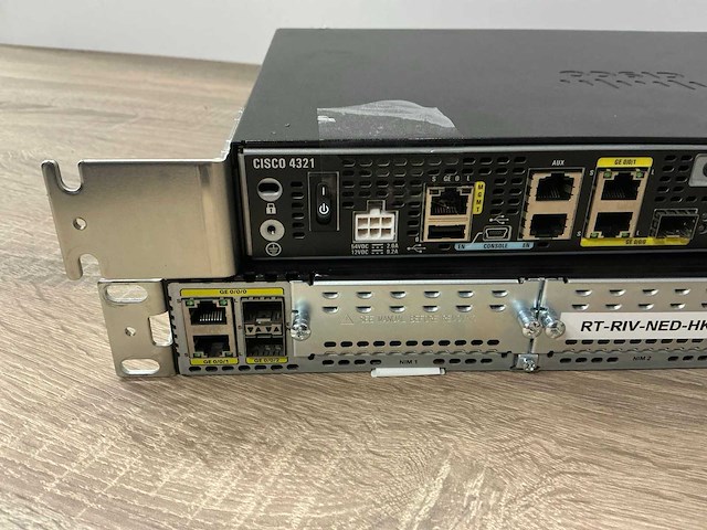Cisco routers (2x) - afbeelding 2 van  9