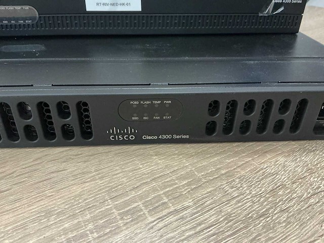 Cisco routers (2x) - afbeelding 5 van  9
