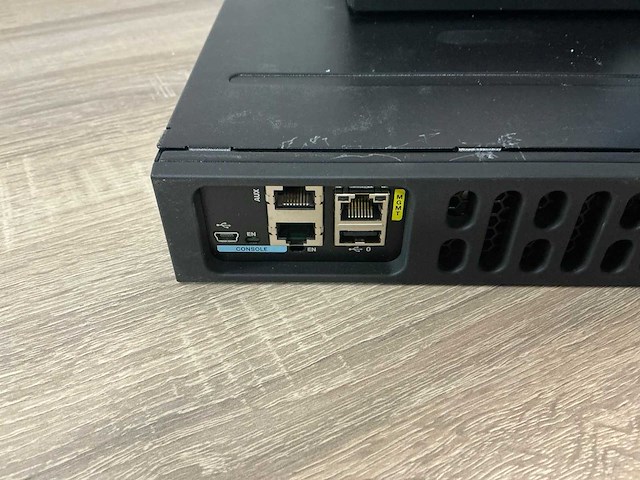 Cisco routers (2x) - afbeelding 6 van  9