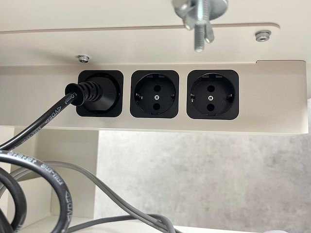 Cisco/ steelcase - videoconferentiesysteem met verrijdbaar statief - afbeelding 1 van  3