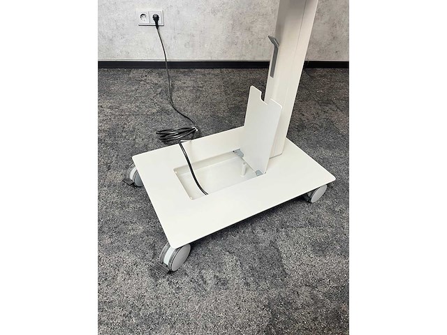 Cisco/ steelcase - videoconferentiesysteem met verrijdbaar statief - afbeelding 19 van  19