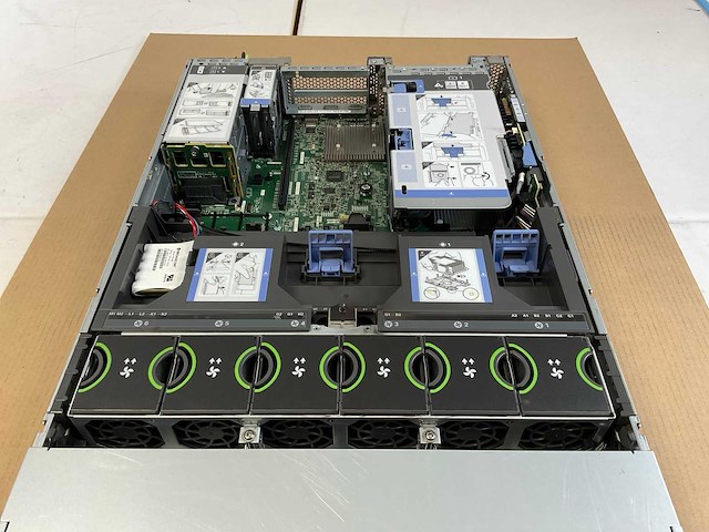 Cisco system inc be7m-m5-k9, xeon(r) gold 6132, 6x 16 gb ram, 14x 300 gb sas(st300mm0048) rack mount chassis - afbeelding 8 van  12