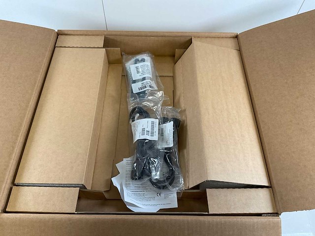 Cisco (ws-c3650-48fd-s) catalyst network l3 gb ethernet managed switch (new) - afbeelding 9 van  13