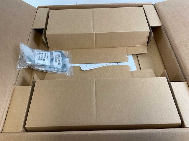 Cisco (ws-c3650-48pd) catalyst 3650 48 port poe+ 2x 10g lan base switches (new) (2x) - afbeelding 17 van  18