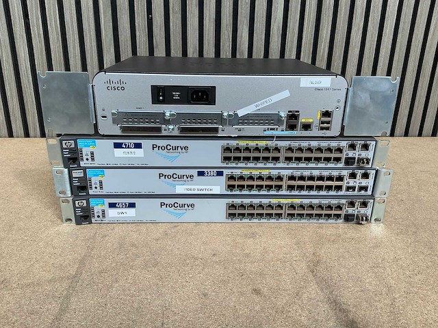 Cisco/hp netwerkapparatuur (4x) - afbeelding 1 van  3