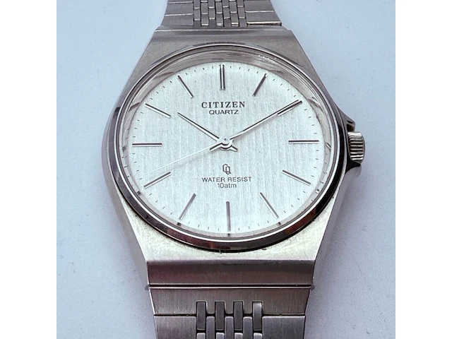 Citizen cq horloge met textured wijzerplaat - afbeelding 1 van  7