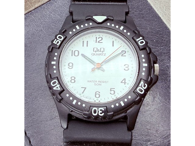 Citizen (q&q) quartz horloge - nos - afbeelding 1 van  7